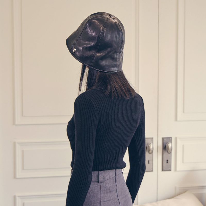 VZ Stud Vegan Leather Tulip Hat / Black