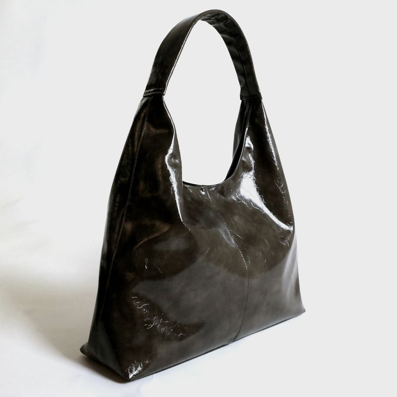 meetmetmeet（ミートメットミート）の「figure gloss khaki（Bags）」
