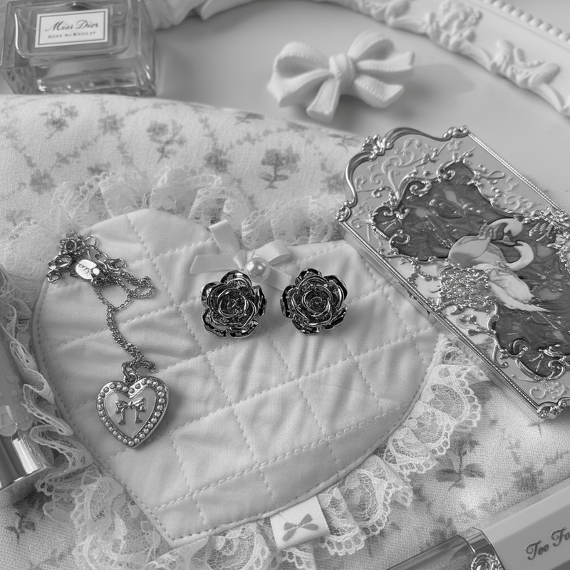 [IVE Yujin Piercing] Metal Rose Piercing - Silver Color