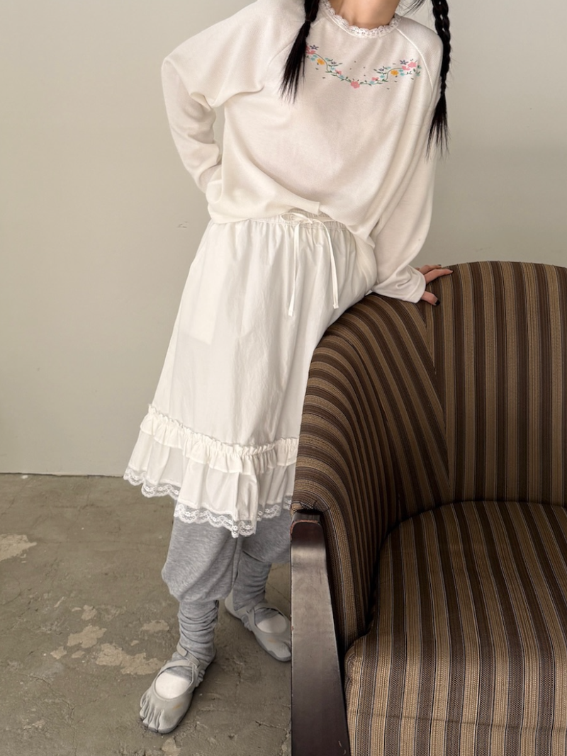 petit lace midi skirt