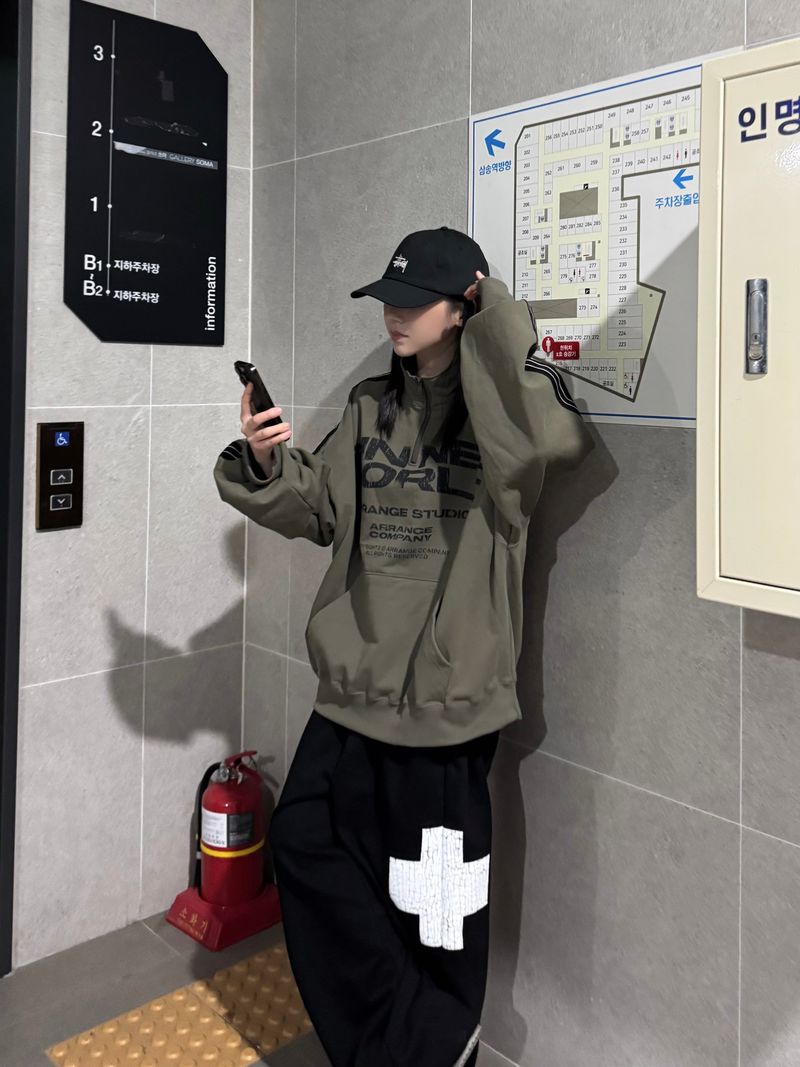 world tape half-zip sweatshirt