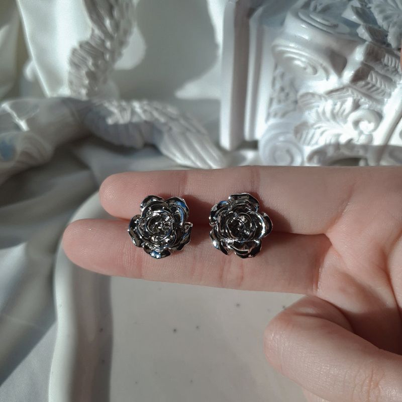 [IVE Yujin Piercing] Metal Rose Piercing - Silver Color