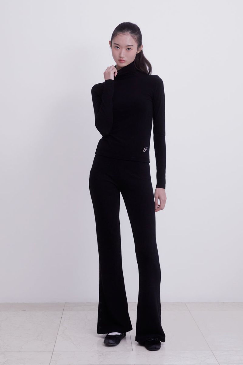 Classic slit Bootcut Pant (BLACK)