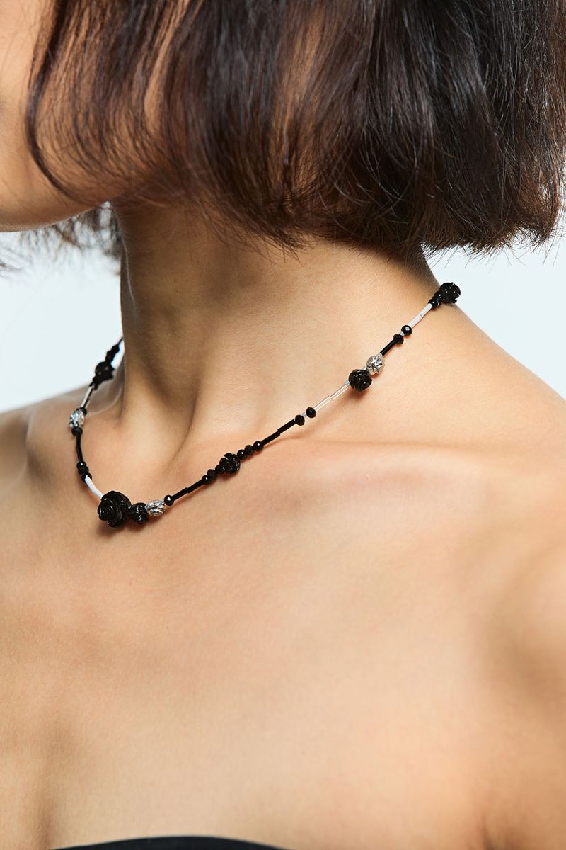 Mix color rose choker