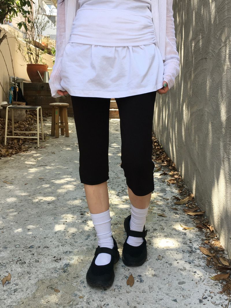 Leaf Slit Capri Pants (1c)