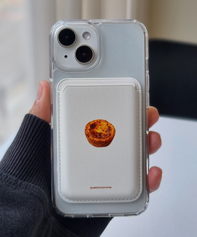 quattrocomma（クアトロコンマ）の「Eggtart MagSafe leather card wallet （Smartphone Accessories）」