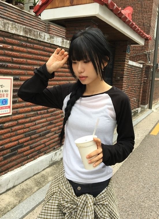 Riore Raglan Long Sleeve Tee