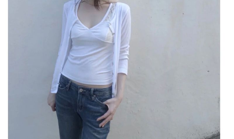 near lace sleeveless
