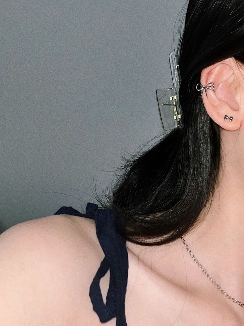 ribbon Earcuff