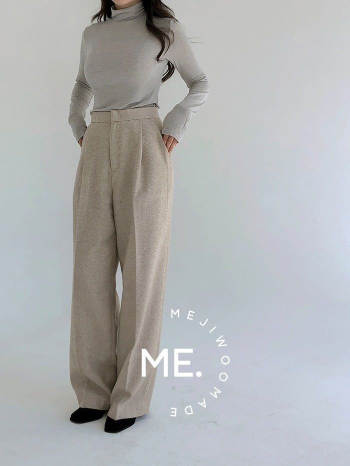 MEJIWOO（ミジウ）の「シグネチャー ヘリンボーン ピンタック スラックス（パンツ）」