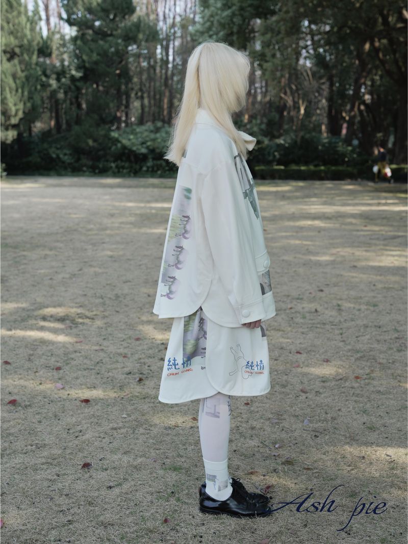 AW25 Loose coat with doll collar