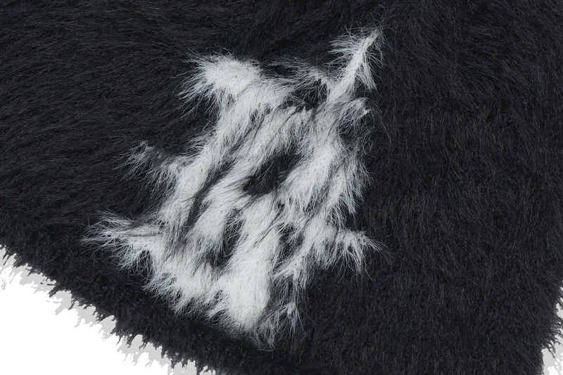 PLUMOSA BOLD LOGO BEANIE