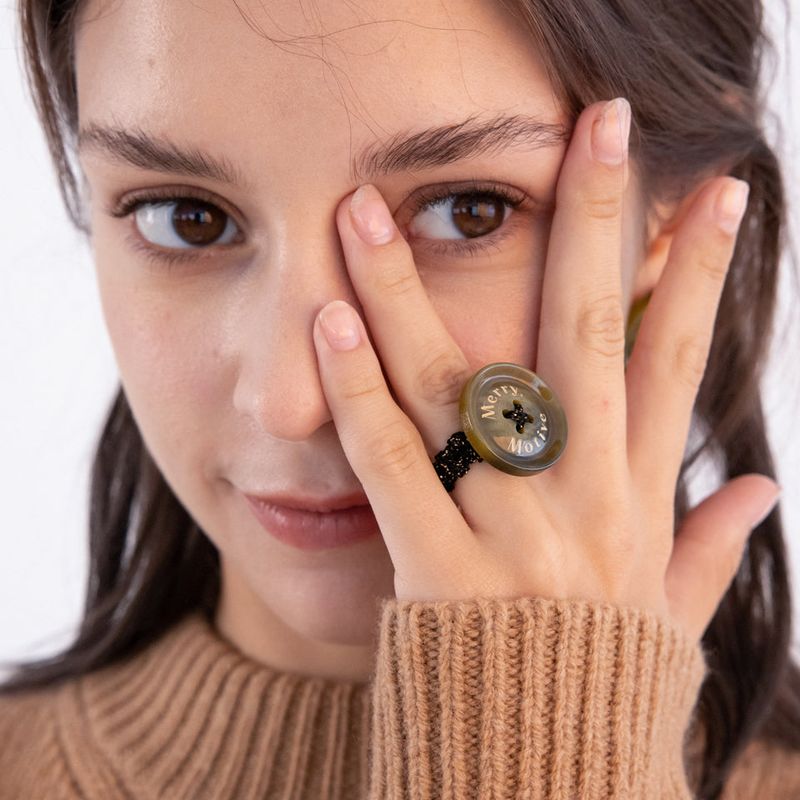 MerryMotive(メリーモチーブ)の「Merry,Motive signature button with knit ring (Khaki)(Accessories)」
