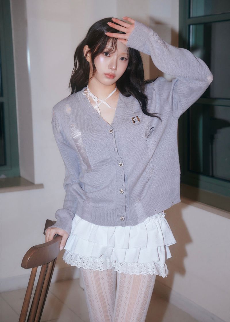Bloom emblem demage Knit Cardigan