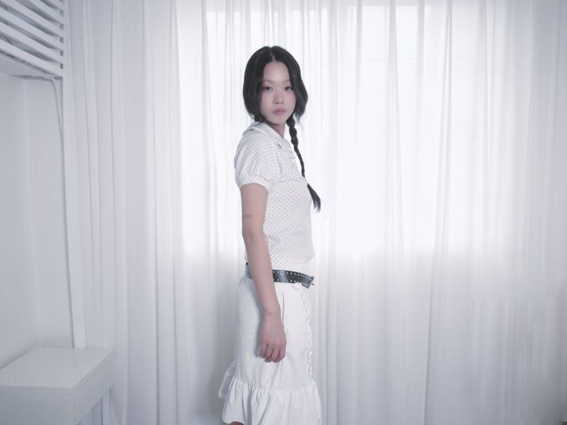 STUD BOLD LEATHER BELT
