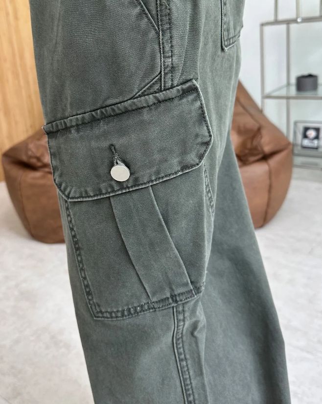Toen-dyed diagonal cargo pants