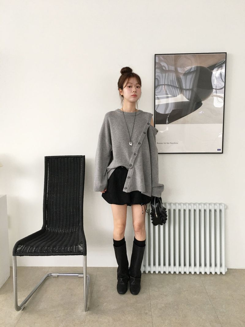 Cross button loose wool knit