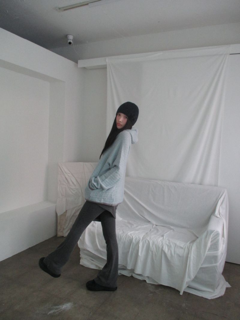 ゴルジ ラップ ブーツカット パンツ