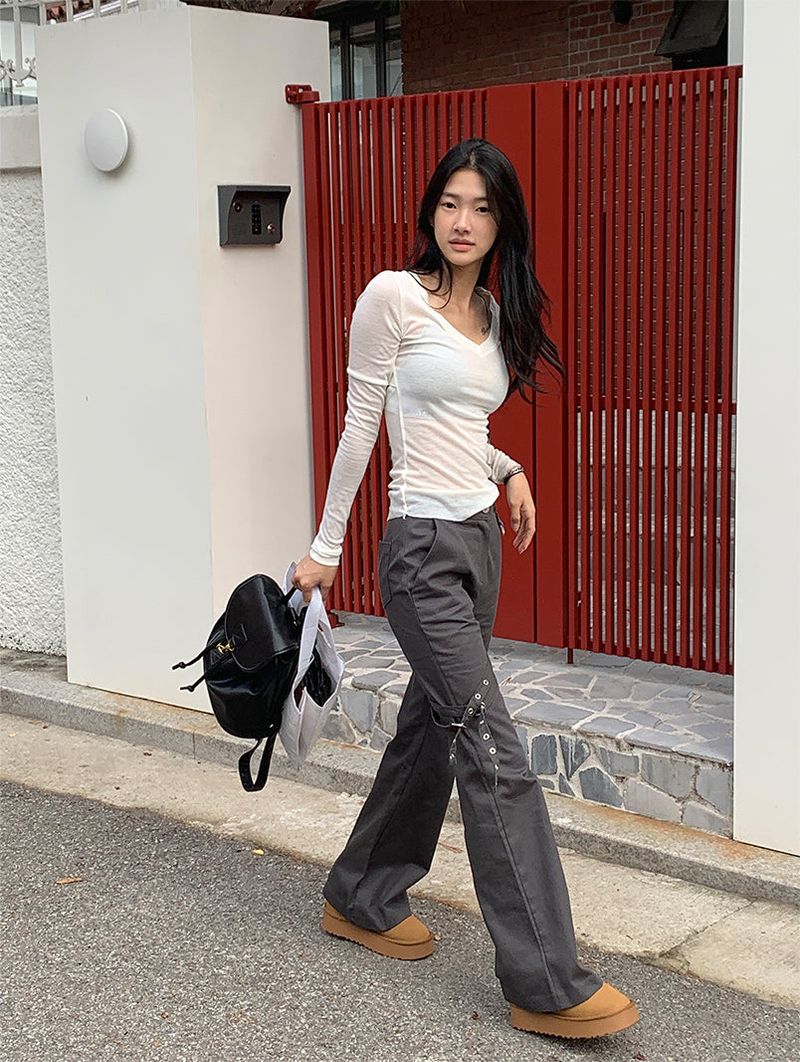 SLIM CUT OUT V NECK SLEEVE (2COLOR)