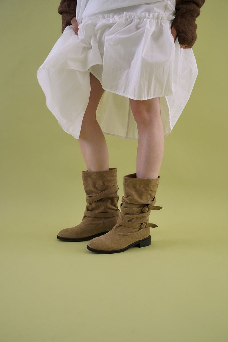 Suede buckle boots_beige