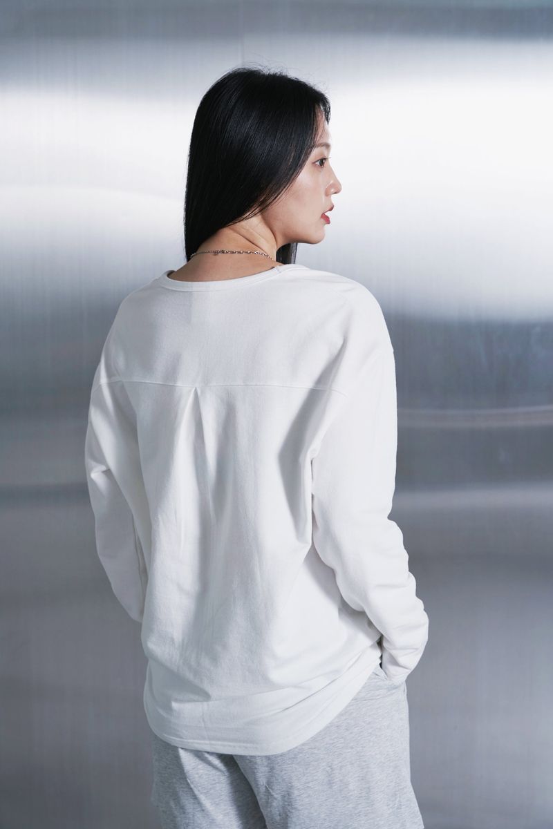 ESSENTIAL PLEAT U-NECK TEE (Off-White)
