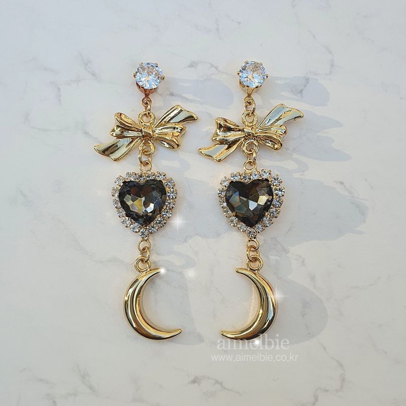 Moon Witch Earring - Black Diamond