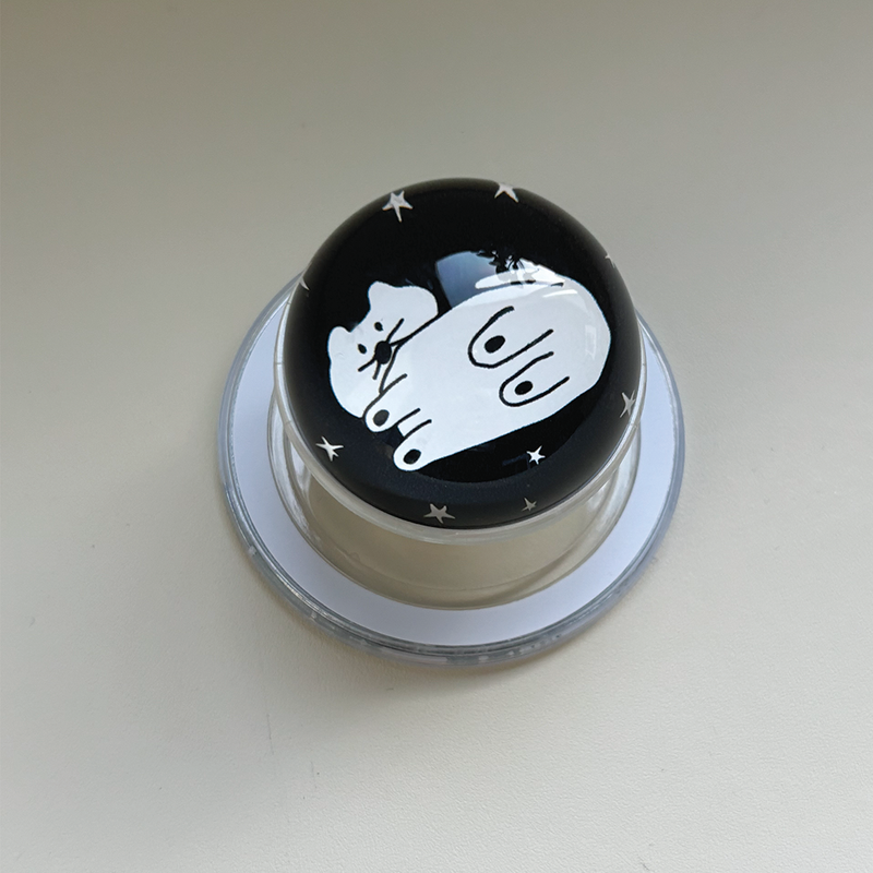 [MagSafe tok] A cat in the night sky