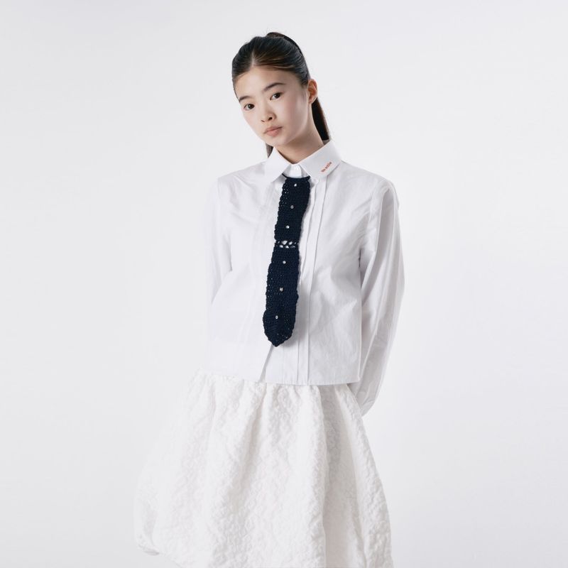 Round collar pintuck blouse 002