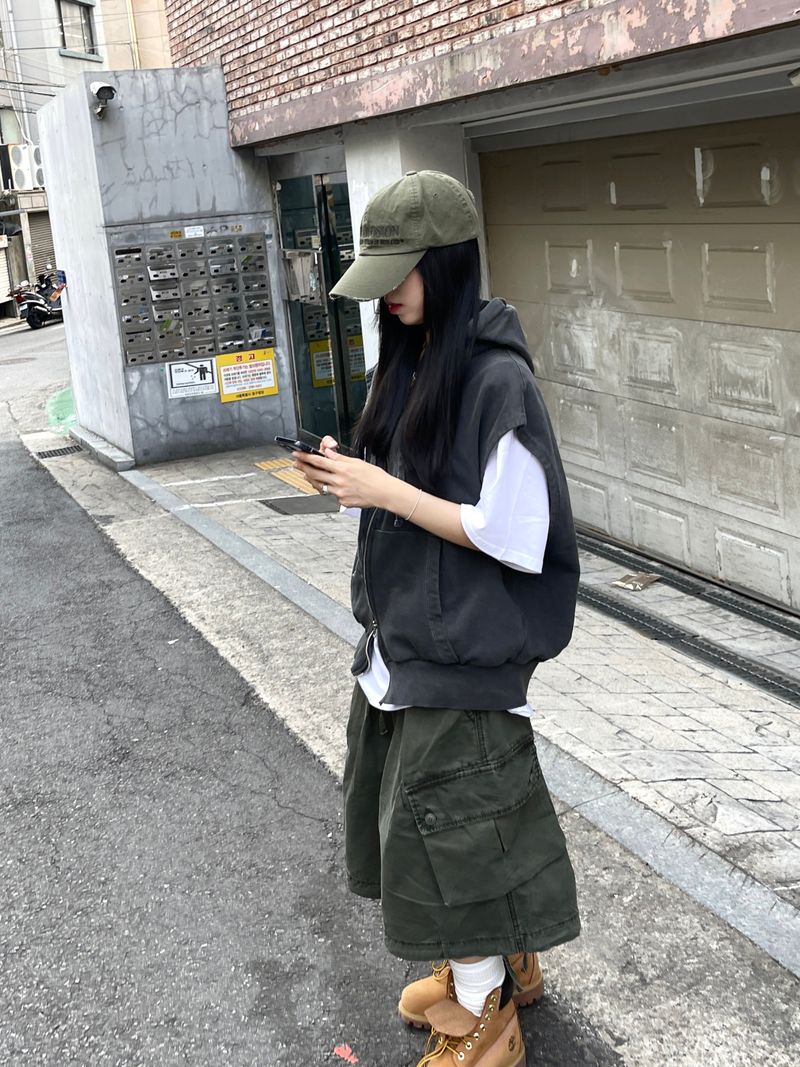 Leo Pigment Hooded Two-Way Vest