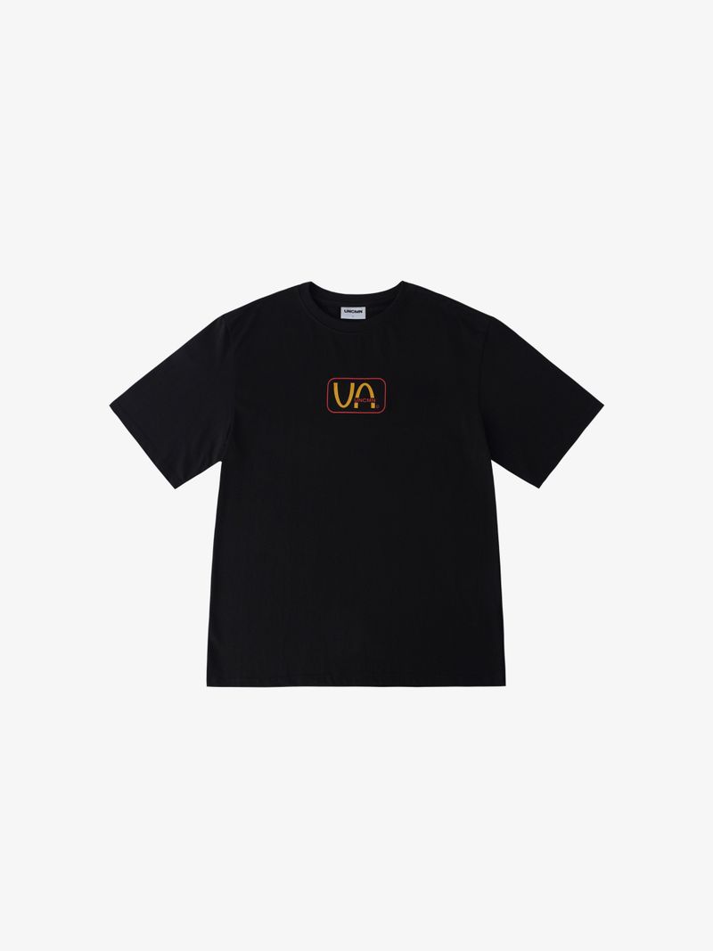 UNCMN（アンカモン）の「アイ ラブ ファスト ヌードルズ Tシャツ ブラック（トップス）」