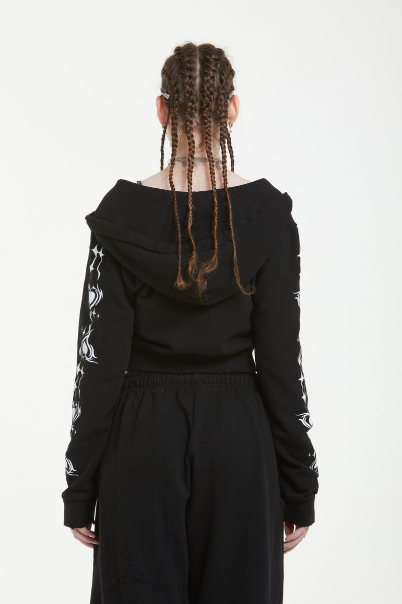 TRIVAL CROPPED HOODY