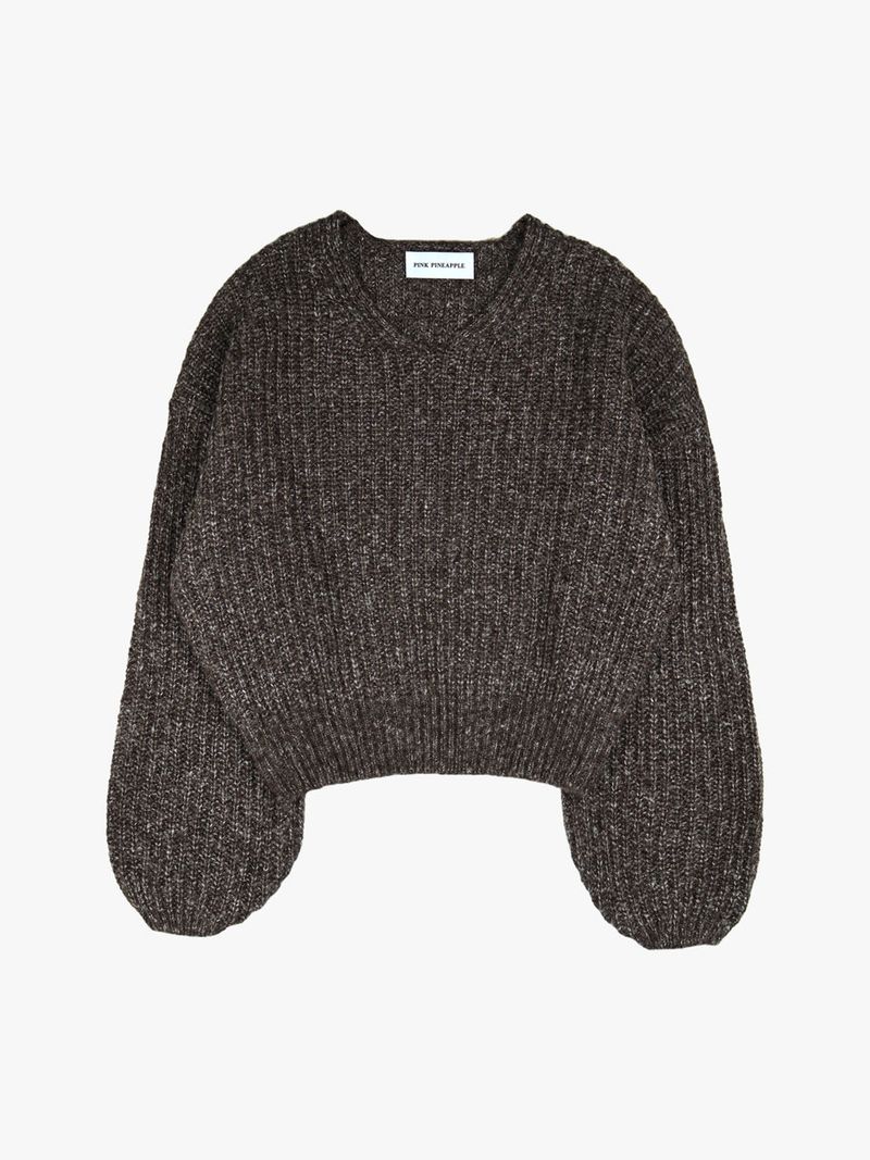 PINK PINEAPPLE（ピンクパイナップル）の「BASIC VOLUME V-NECK SWEATER（Tops）」