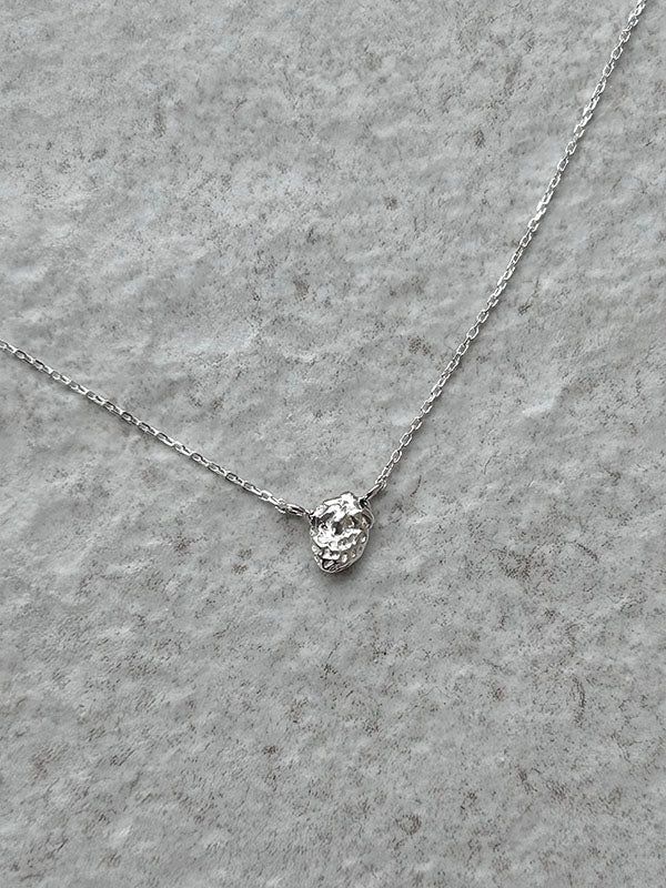 DANI（ダニ）の「Strawberry Necklace（Accessories）」