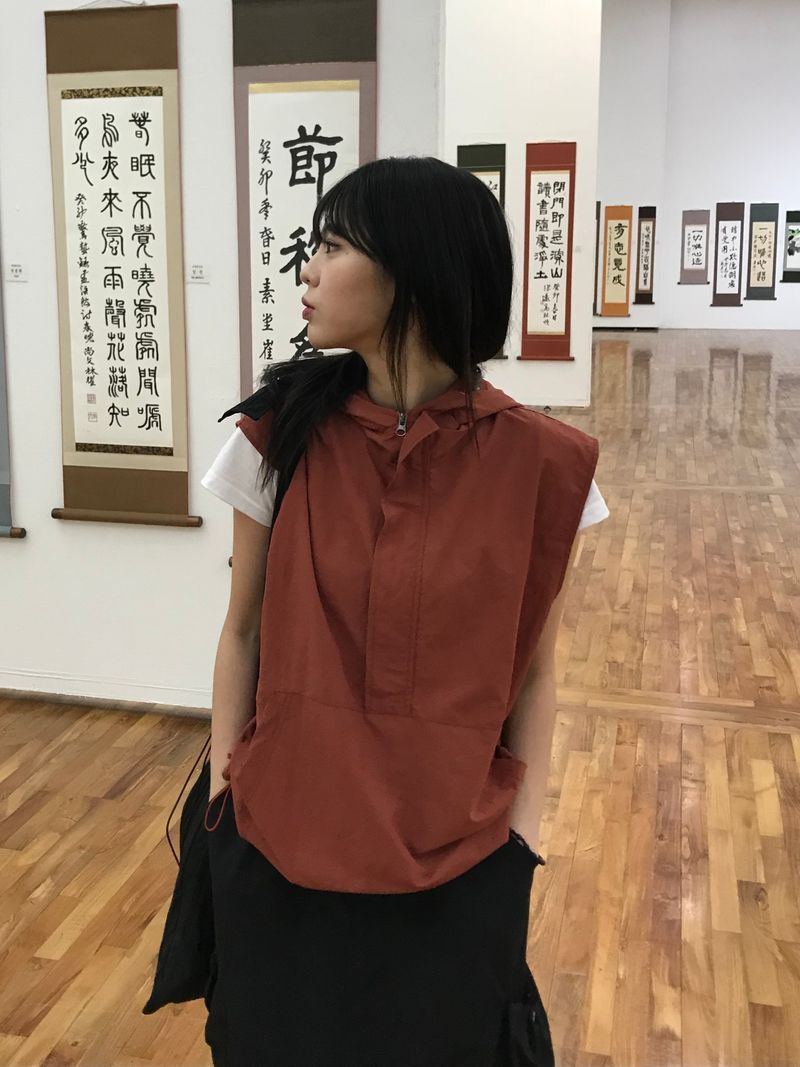 Track anorak vest