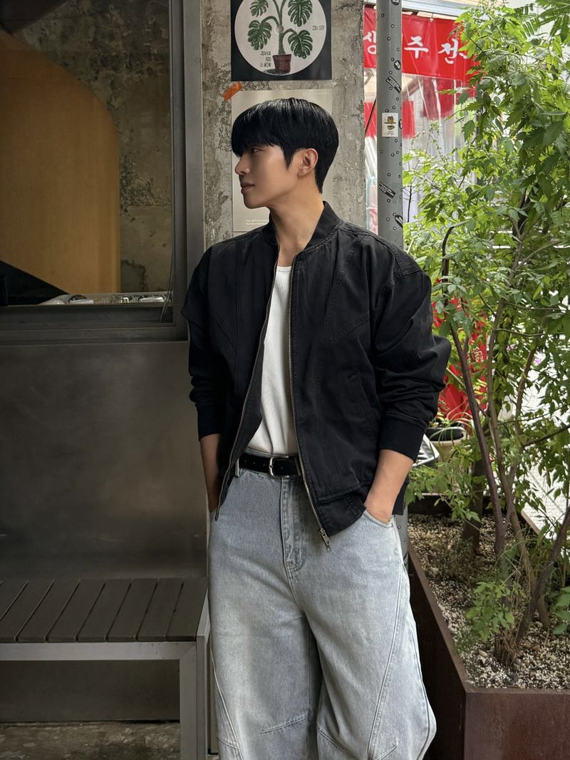 Dying washing cut varsity jacket