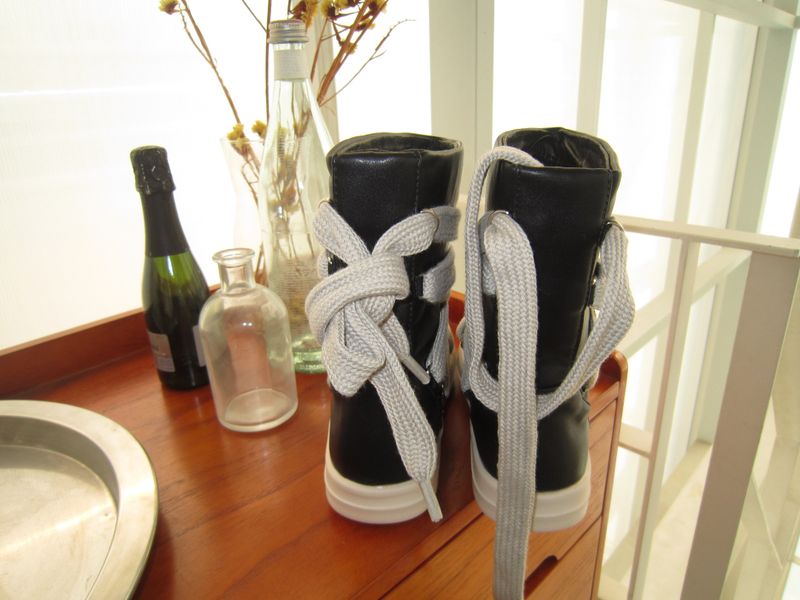 Cross-tie boots