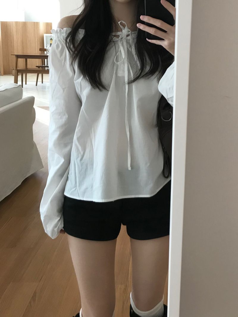Dear button off-shoulder blouse (2 colors)