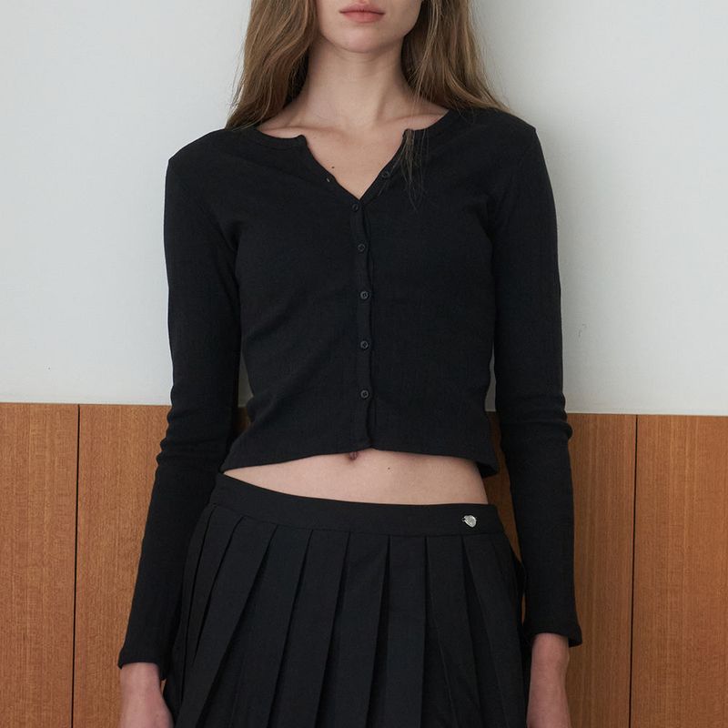 OVT-U(オーブイティーユー)の「Basic Easywear Button Cardigan_Black(Tops)」