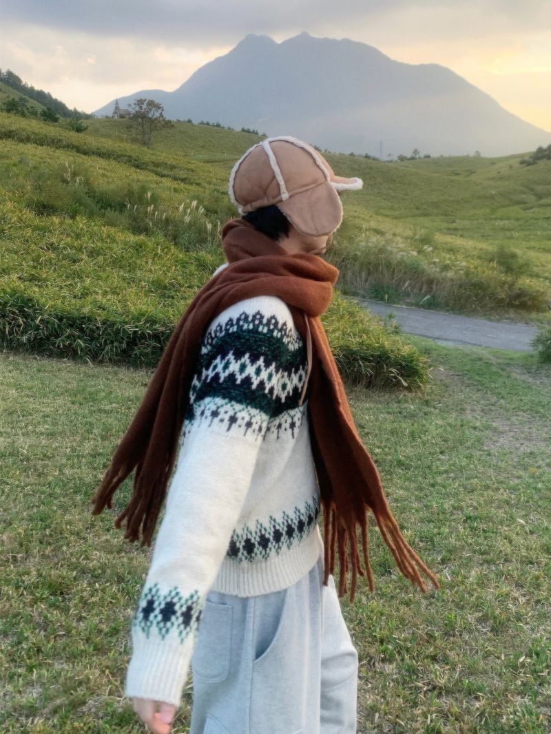 Tassel Bear Cozy Muffler