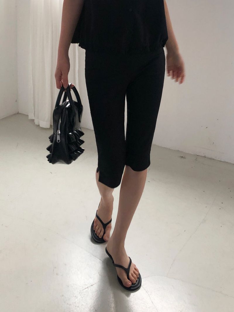Essential capri pants