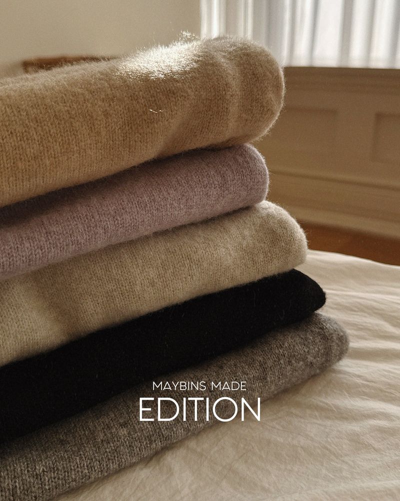 Linier V-Neck Cardigan
