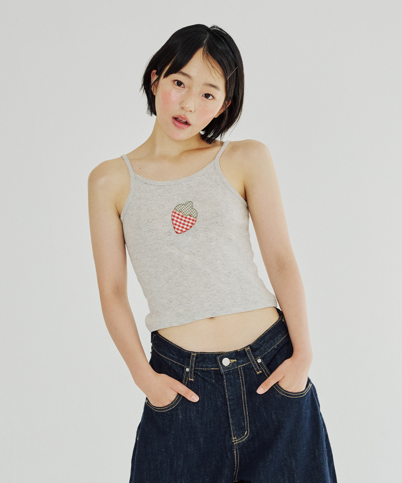 ITZAVIBE（イッザバイブ）の「STRAWBERRY PATCH SLEEVELESS（Tops）」