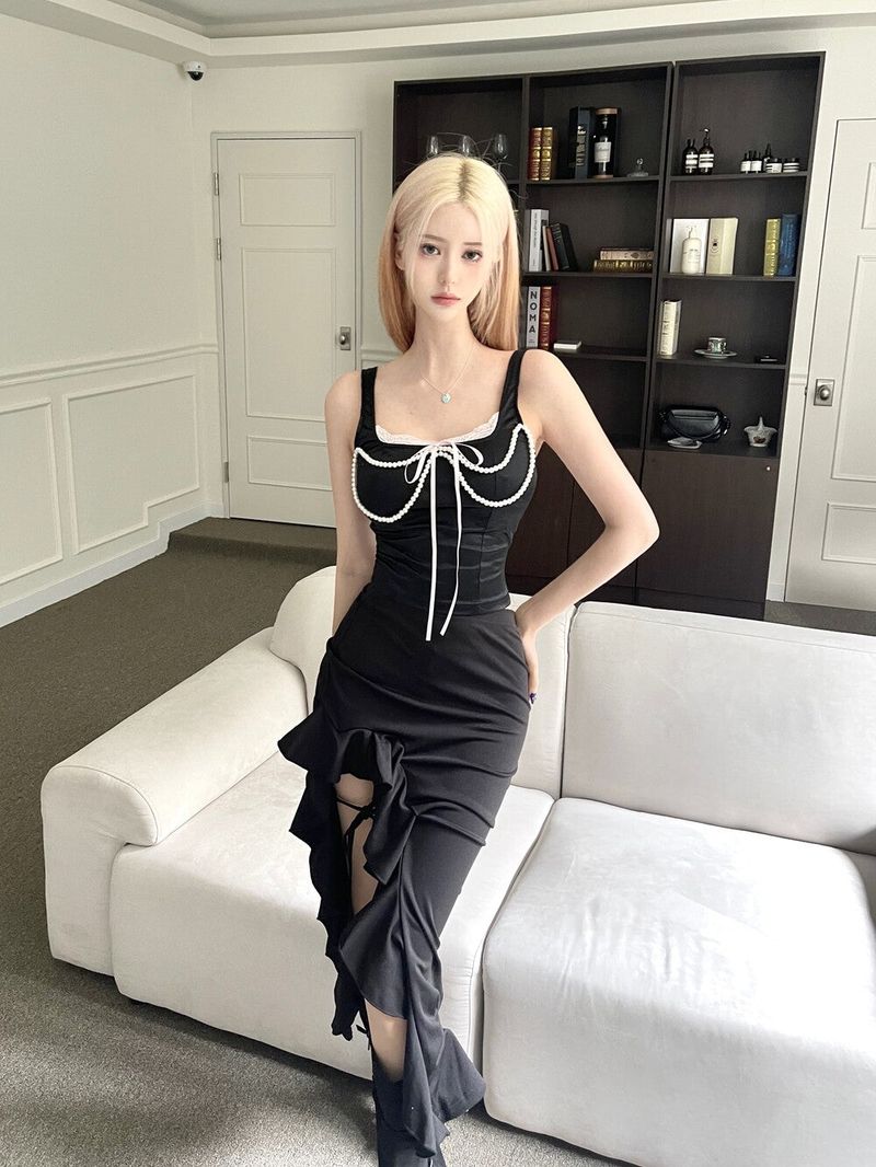 .Satin pearl ribbon bustier top