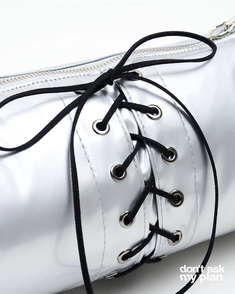 2WAY BELTED STRAP BARREL BAG SMALL_GLOSSY SILVER