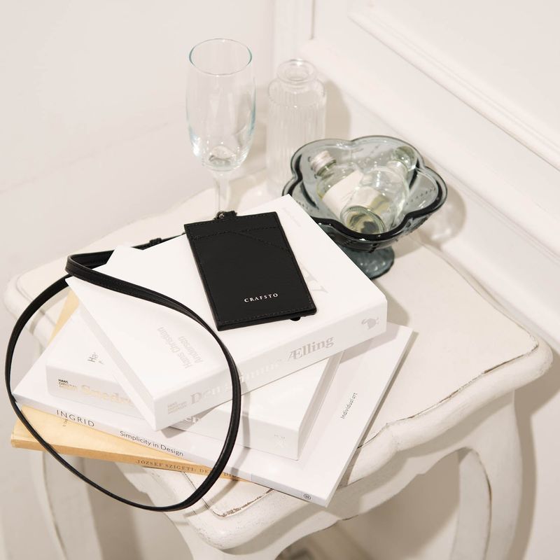 CRAFSTO（クラフスト）の「Mushroom Leather Commuter Pass Case w/ Neck strap（Smartphone Accessories）」