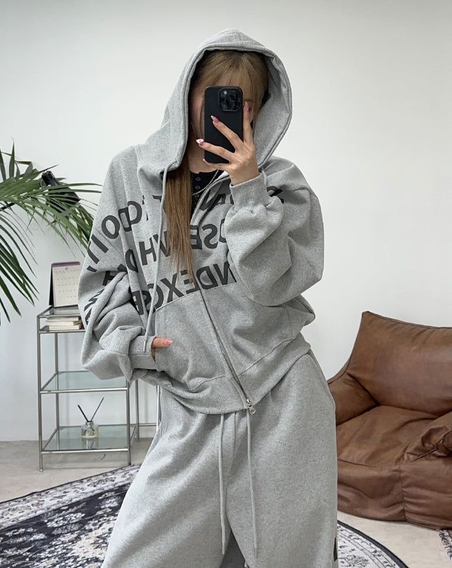 SATIIIZ（サティーズ）の「Freno Lettering Hooded Zip-Up（Tops）」