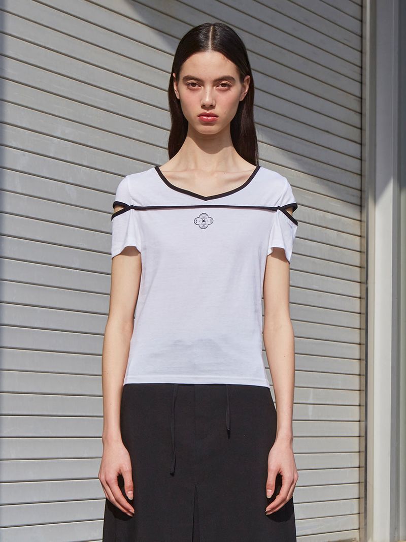 VITALSIGN（バイタルサイン）の「[LINE] Slit Pipping Print T-shirt (Ivory)（Tops）」