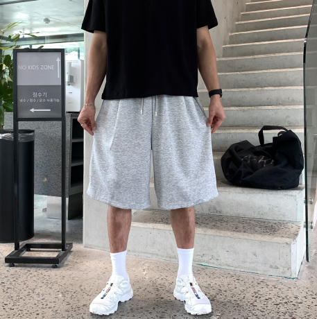 LOOKPLE（ルックプル）の「Glife Carpenter Bermuda Pin Tuck Banding Shorts（Pants）」