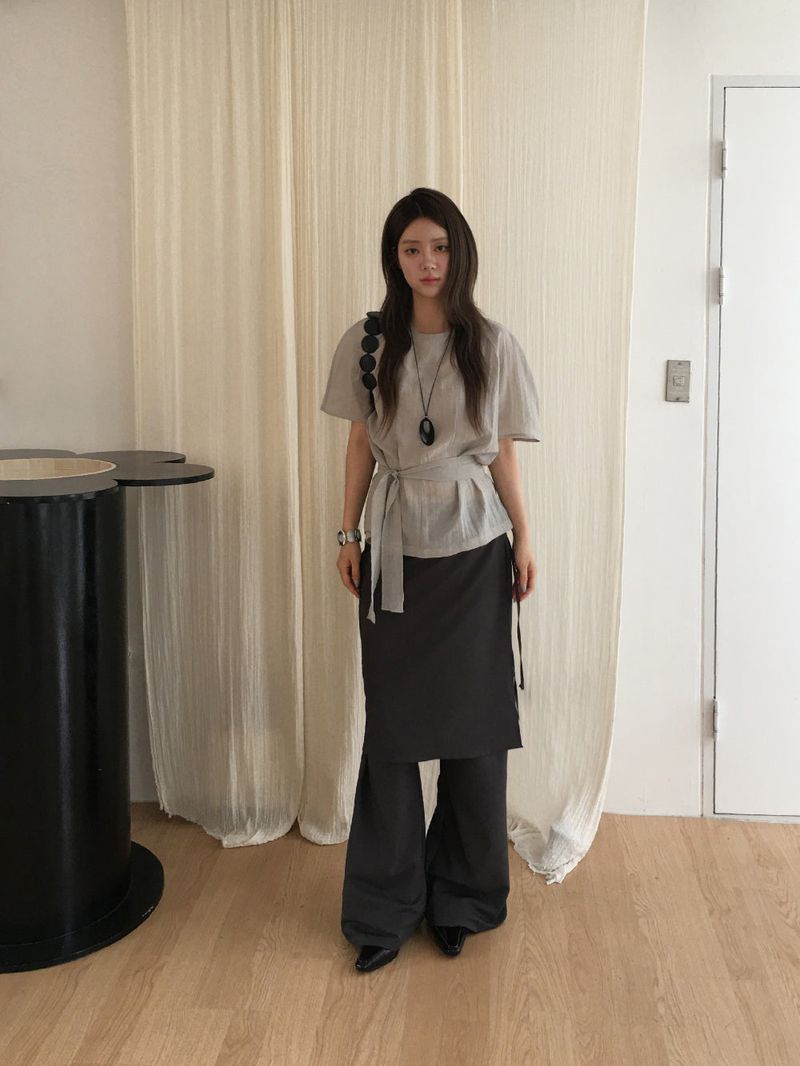 Current loose tie blouse