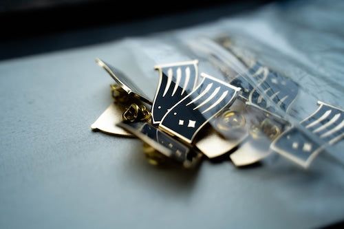 S(C)hinatown, Merch（ダイレクトバイ）の「ピンレボリューショナリーフラッグ（スマホグッズ/小物）」